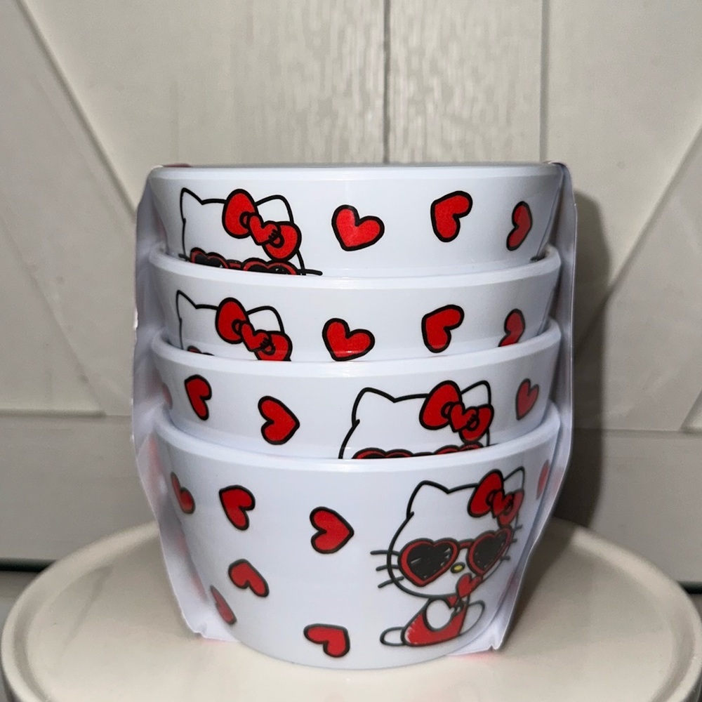 Hello Kitty Valentines Day Bowl Set